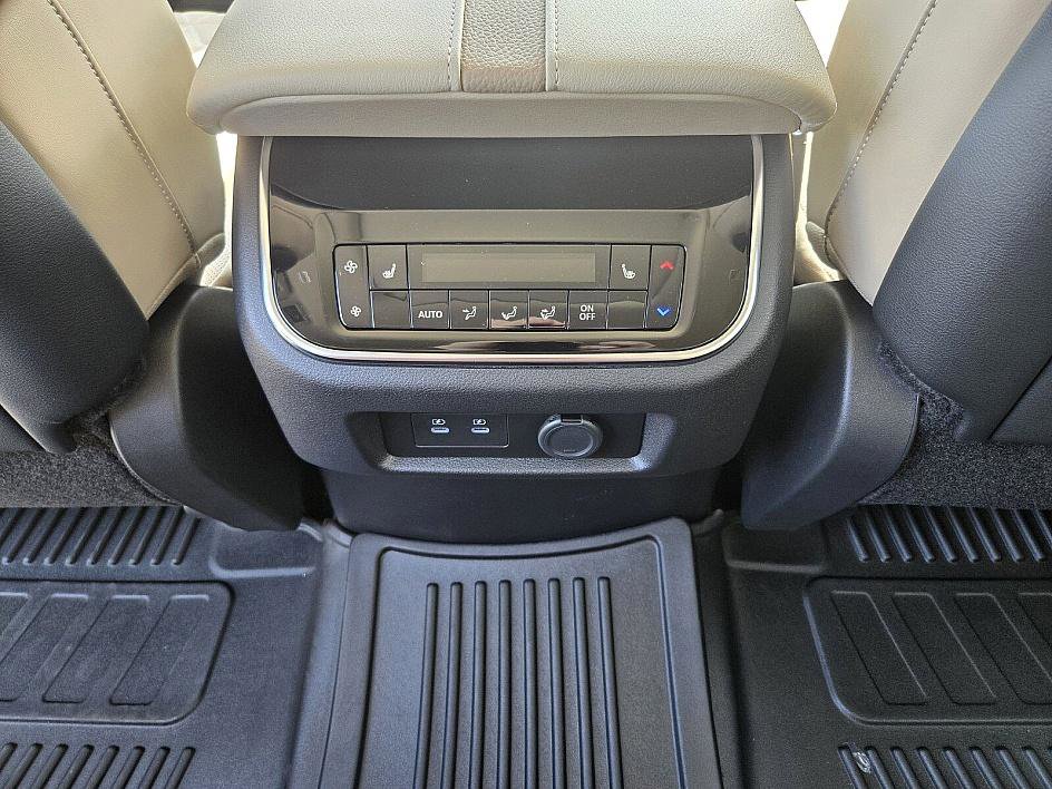 New 2025 Nissan Armada Platinum Reserve image 15