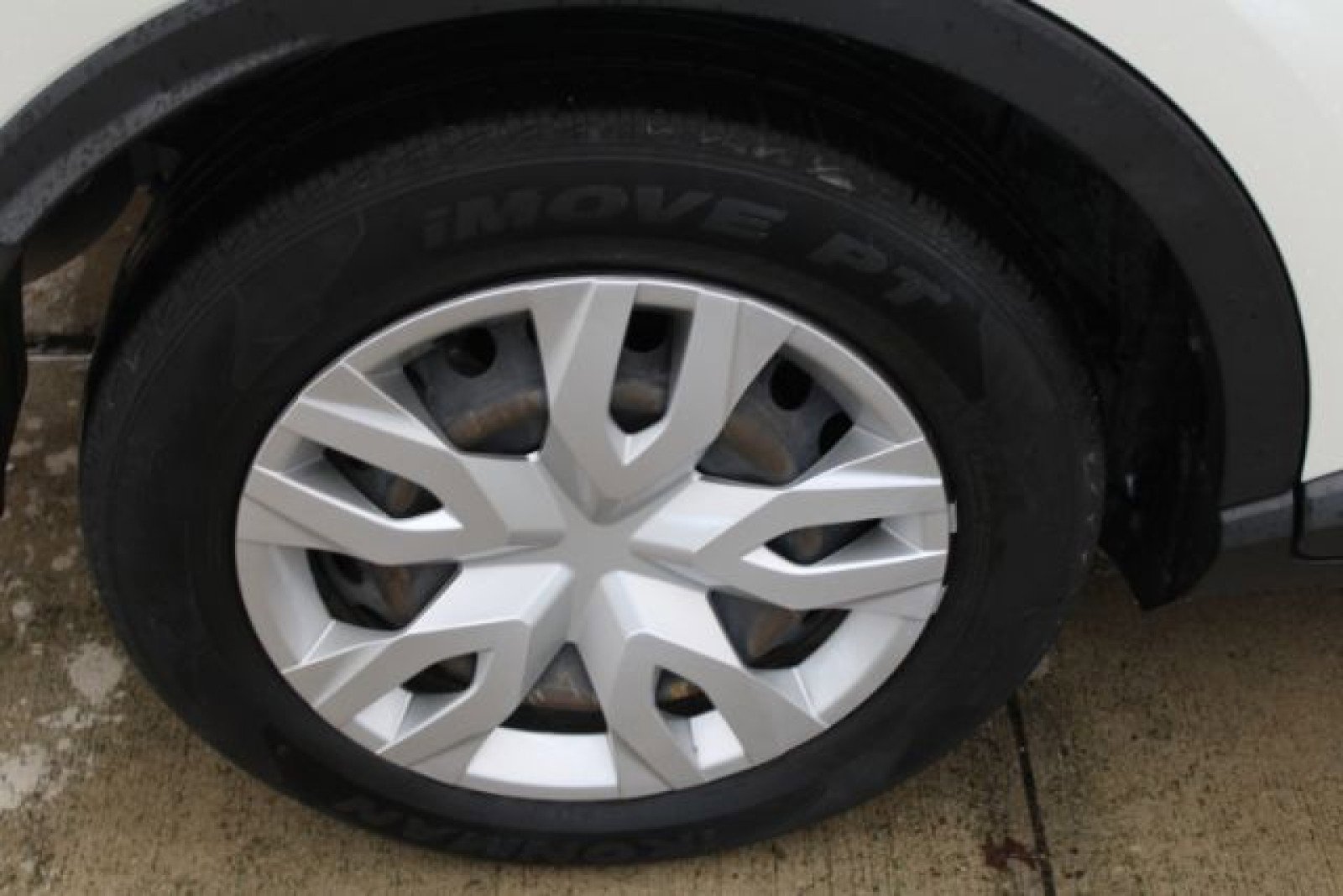 Used 2020 Toyota C-HR LE image 24