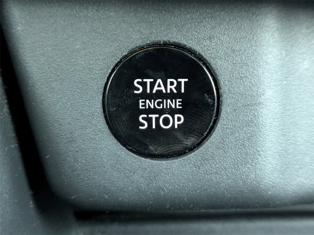 Used 2024 Nissan Rogue S image 30