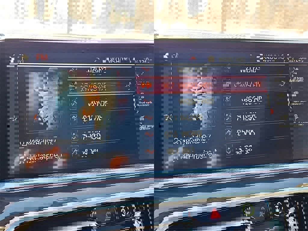 Used 2023 BMW X5 xDrive40i w/ Premium Package image 30