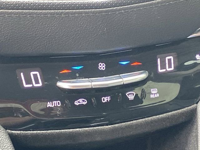 Used 2018 Cadillac XT5 Luxury w/ Driver Awareness Package image 18