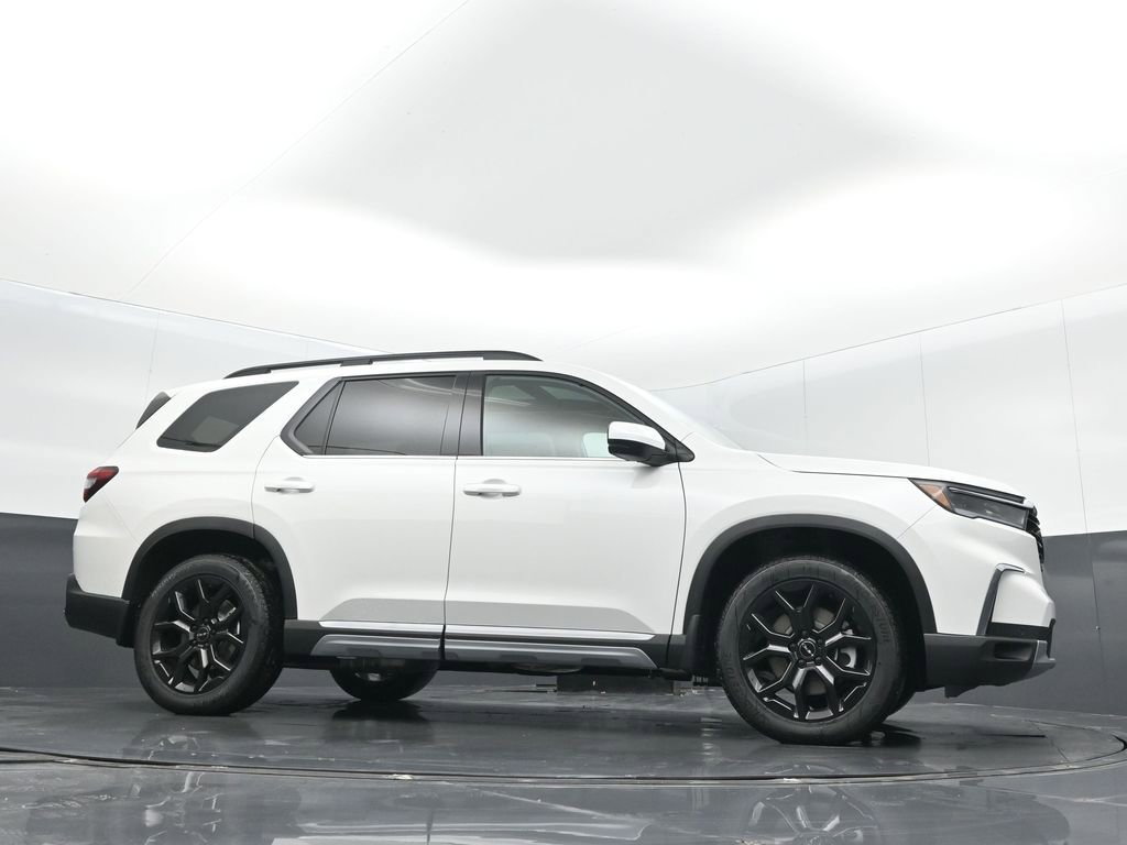 New 2025 Honda Pilot Touring image 29