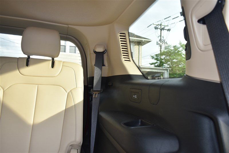 Used 2022 Jeep Grand Cherokee L Limited AWD/4WD image 34