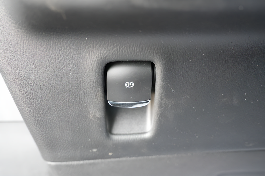 Used 2023 Lincoln Nautilus Reserve AWD/4WD image 31