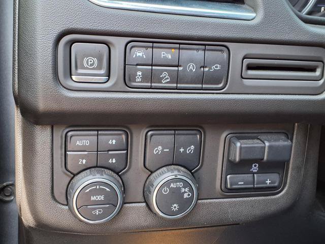 Used 2021 Chevrolet Suburban Z71 w/ Z71 Off-Road Package AWD/4WD image 15