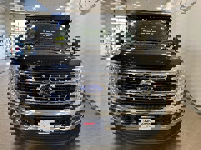 New 2025 Ford F550 4x4 Regular Cab Super Duty image 3