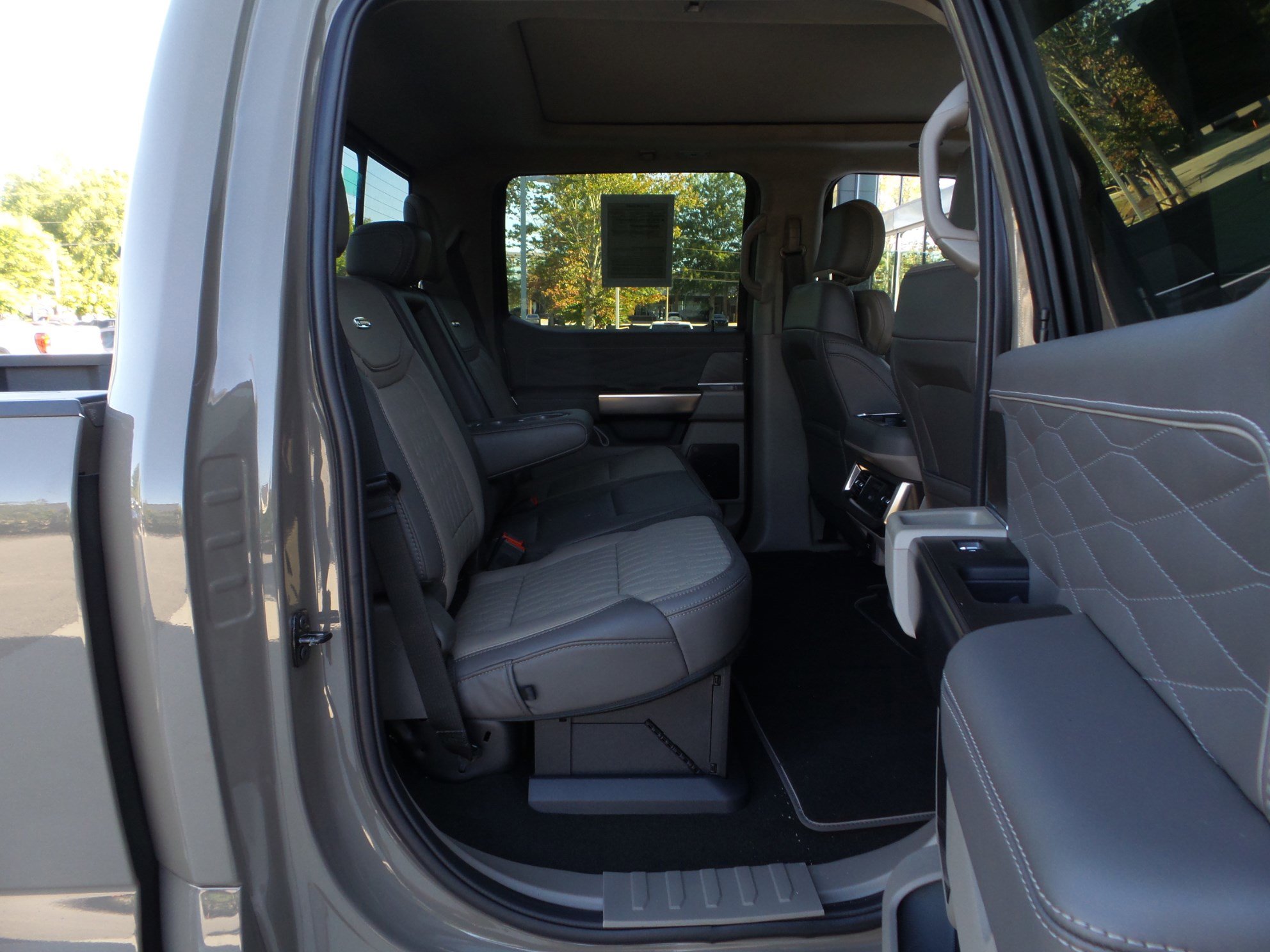 Used 2026 Ford F450 Platinum w/ Platinum Plus Package image 47