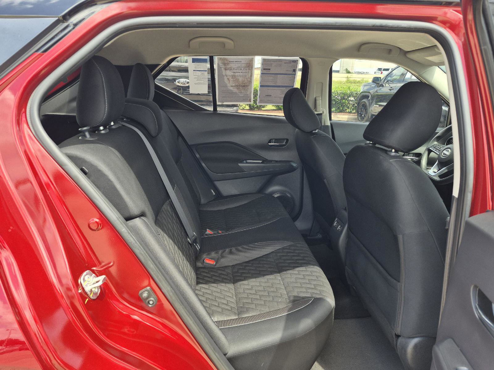 Used 2023 Nissan Kicks SV image 10