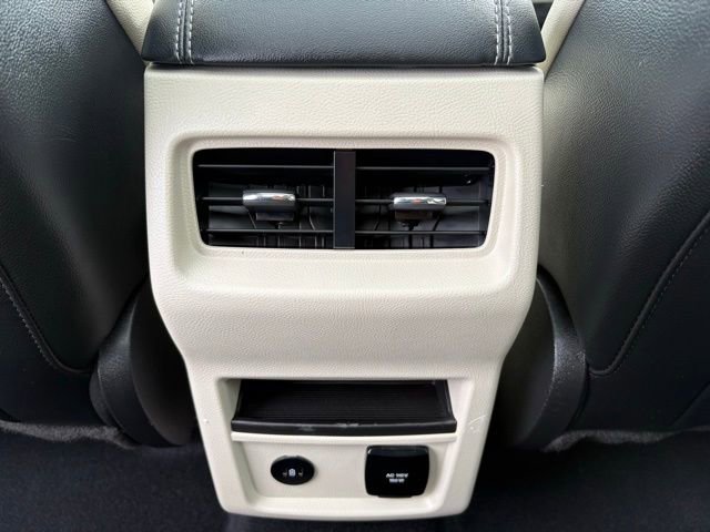 Used 2024 Ford Edge Titanium image 24