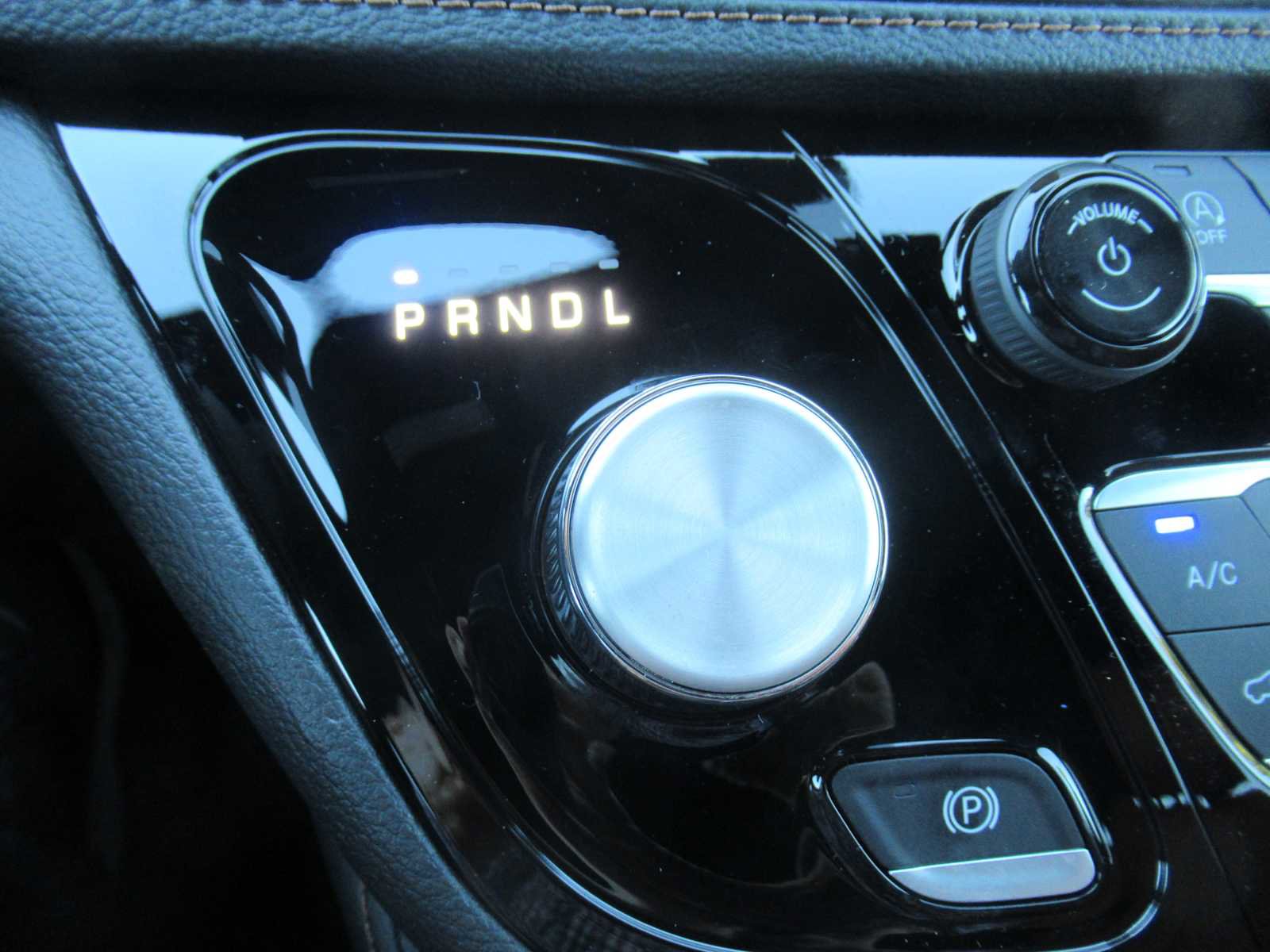 New 2026 Chrysler Pacifica Pinnacle image 40