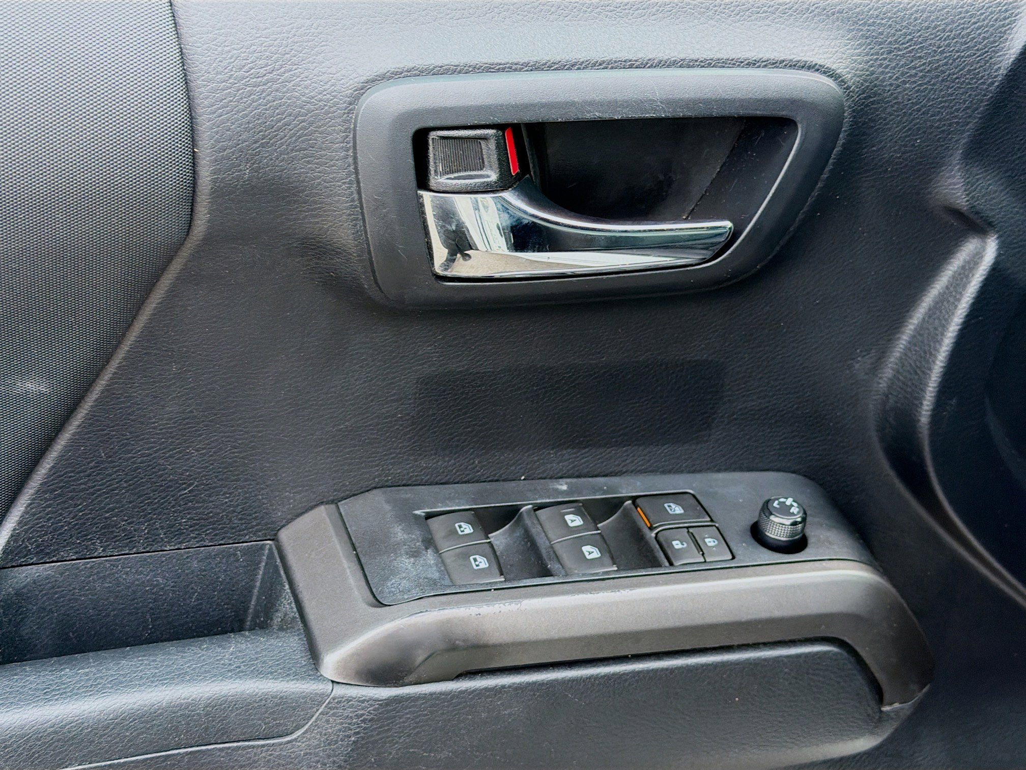 Used 2019 Toyota Tacoma TRD Off-Road AWD/4WD image 22