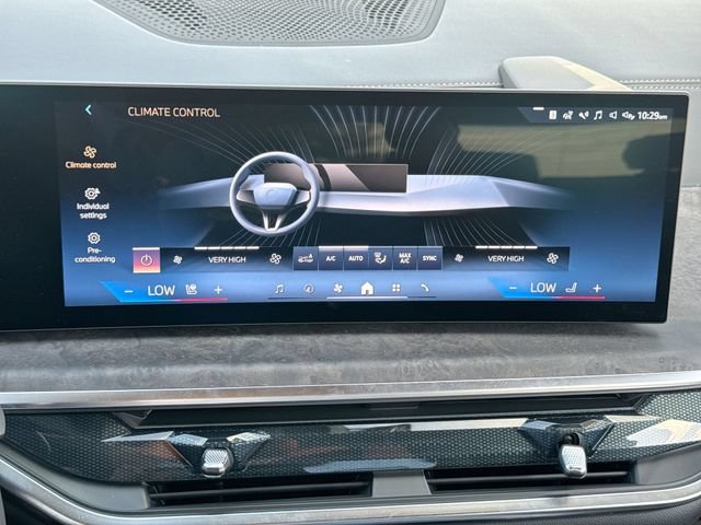 Used 2026 BMW X5 xDrive40i w/ M Sport Package AWD/4WD image 19