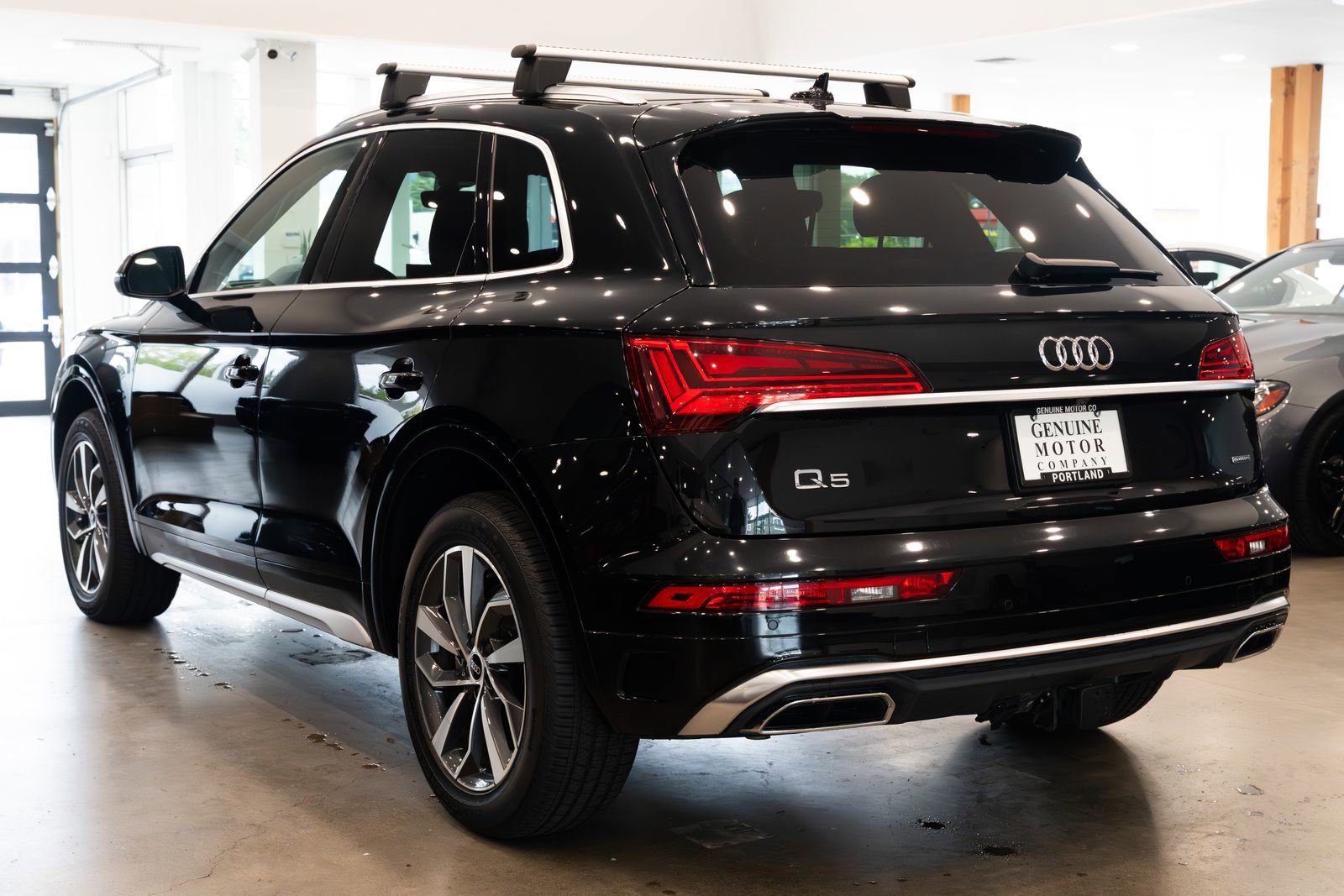 Used 2023 Audi Q5 2.0T Premium w/ Convenience Package AWD/4WD image 6