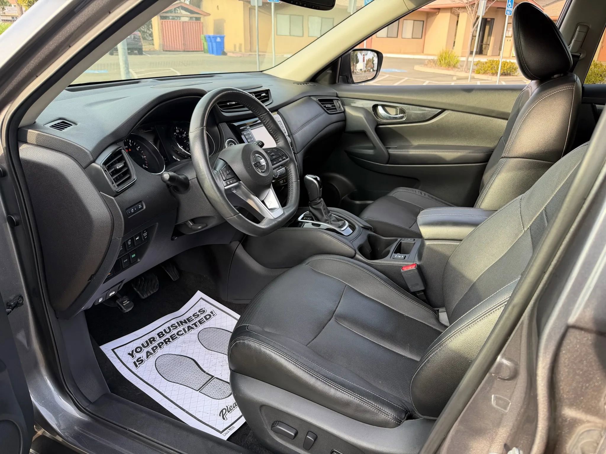 Used 2017 Nissan Rogue SL w/ SL Premium Package image 9