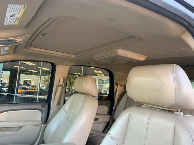 Used 2013 Chevrolet Tahoe LT w/ Luxury Package RWD image 12