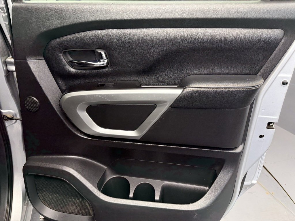 Used 2017 Nissan Titan SL image 54