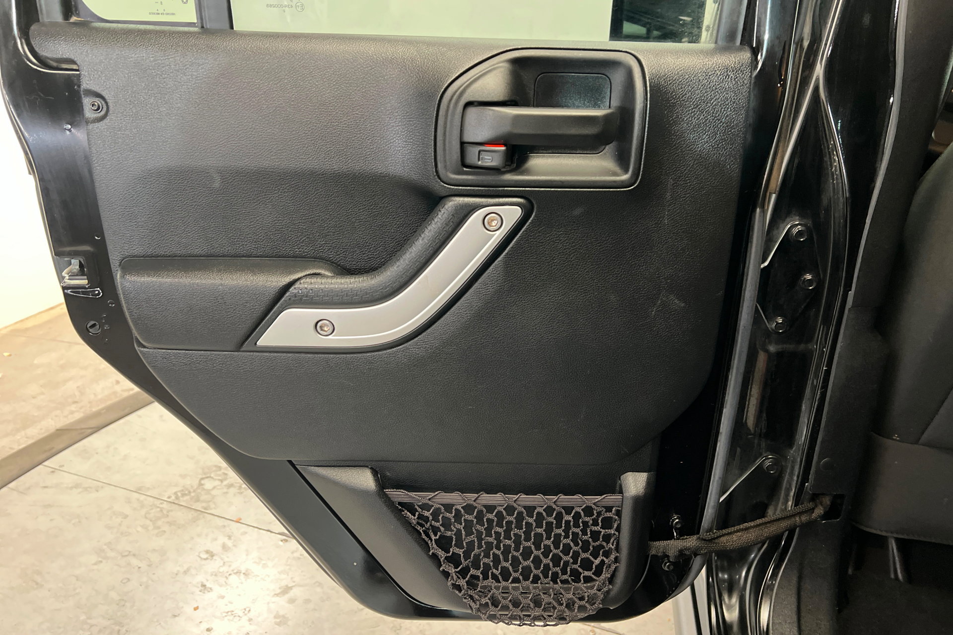 Used 2016 Jeep Wrangler Unlimited Rubicon w/ Max Tow Package AWD/4WD image 18