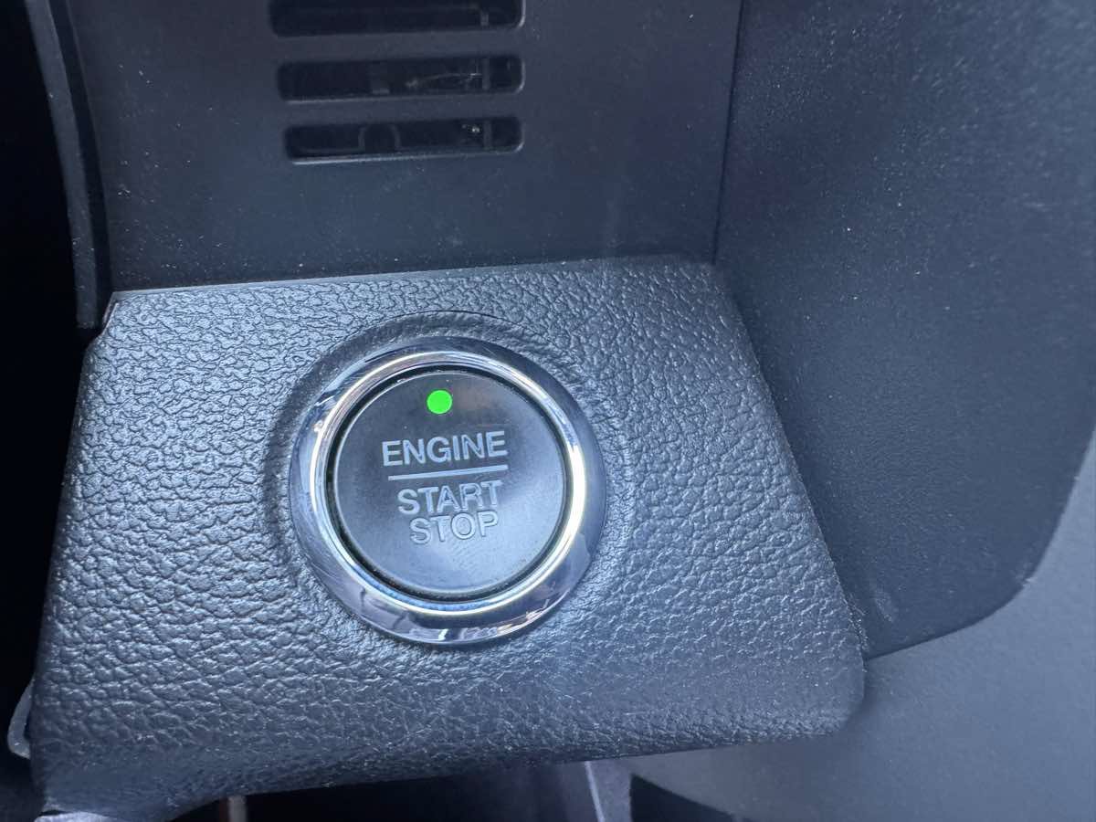 Used 2017 Ford F150 Lariat w/ Equipment Group 502A Luxury AWD/4WD image 30