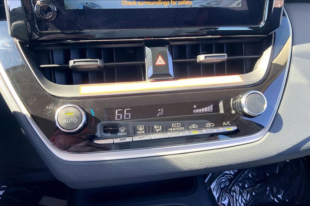 Used 2025 Toyota Corolla LE FWD image 16