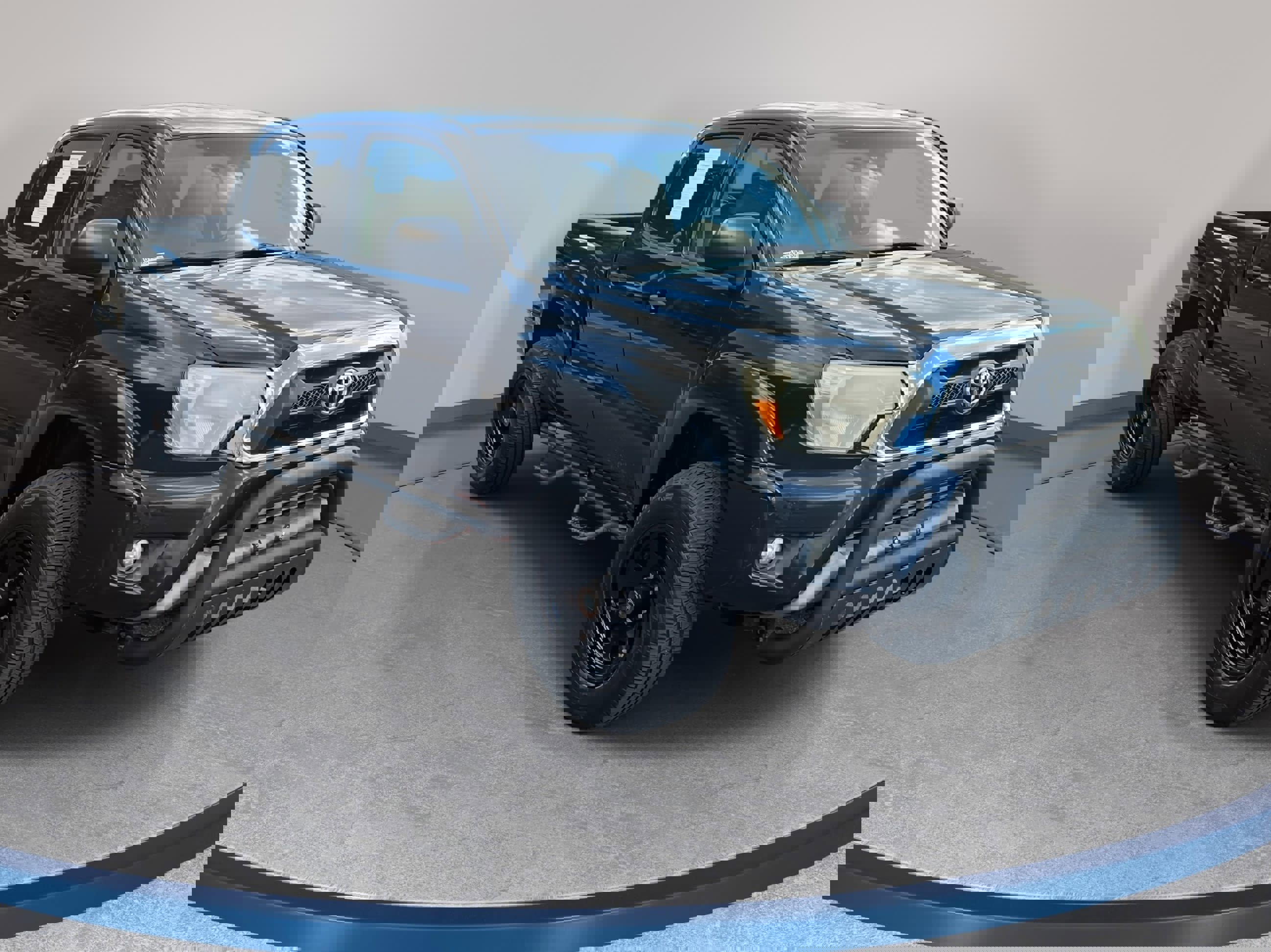 Used 2013 Toyota Tacoma 4x4 Double Cab w/ SR5 Pkg image 3