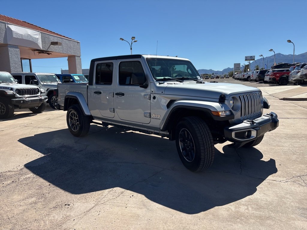 Certified 2023 Jeep Gladiator Overland image 3