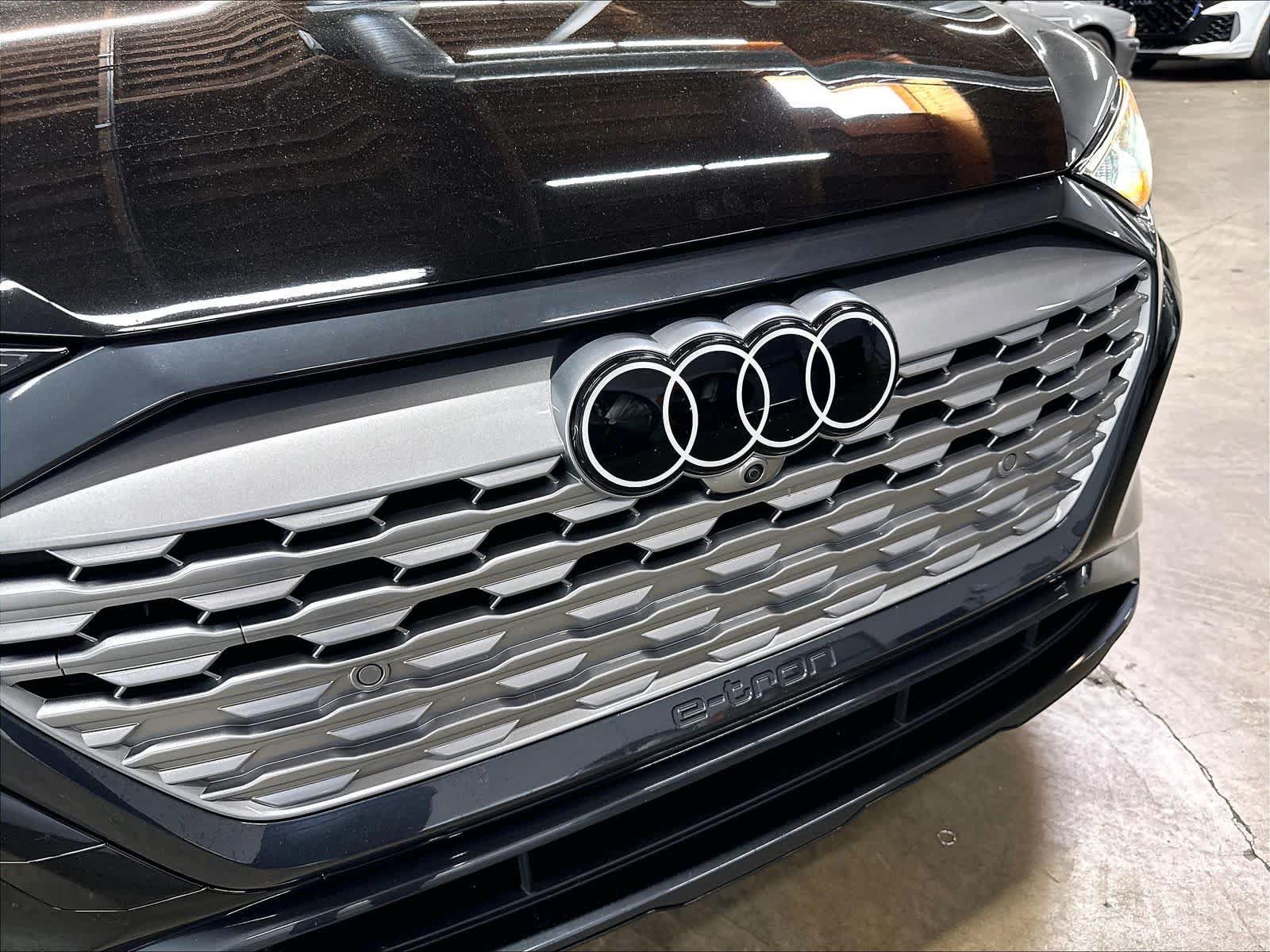 Certified 2024 Audi Q8 e-tron Premium Plus w/ Premium Plus Package AWD/4WD image 30