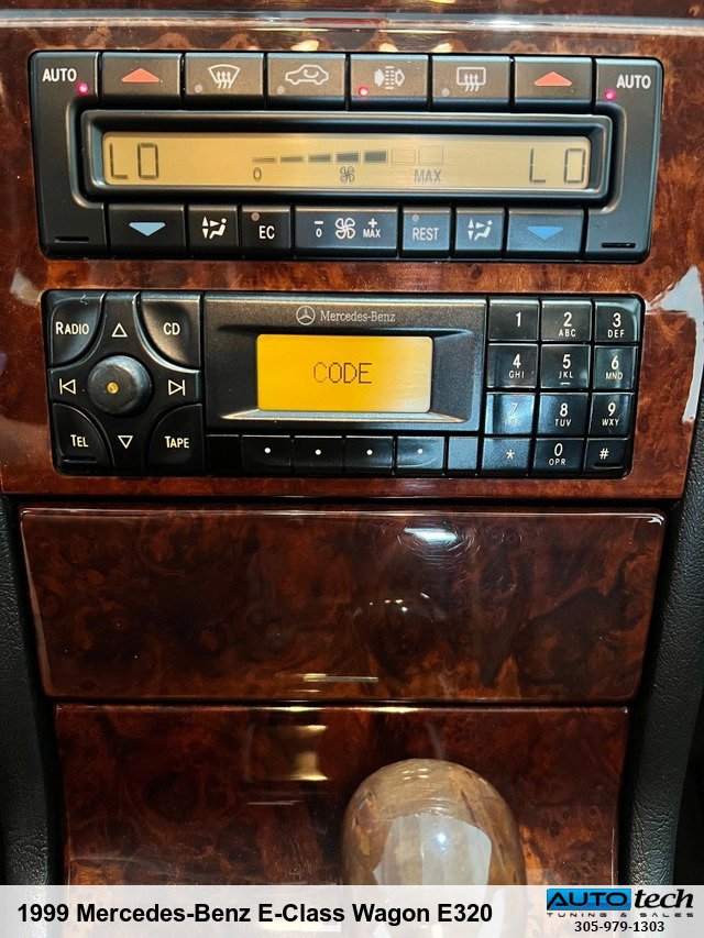 Used 1999 Mercedes-Benz E 320 Wagon image 35