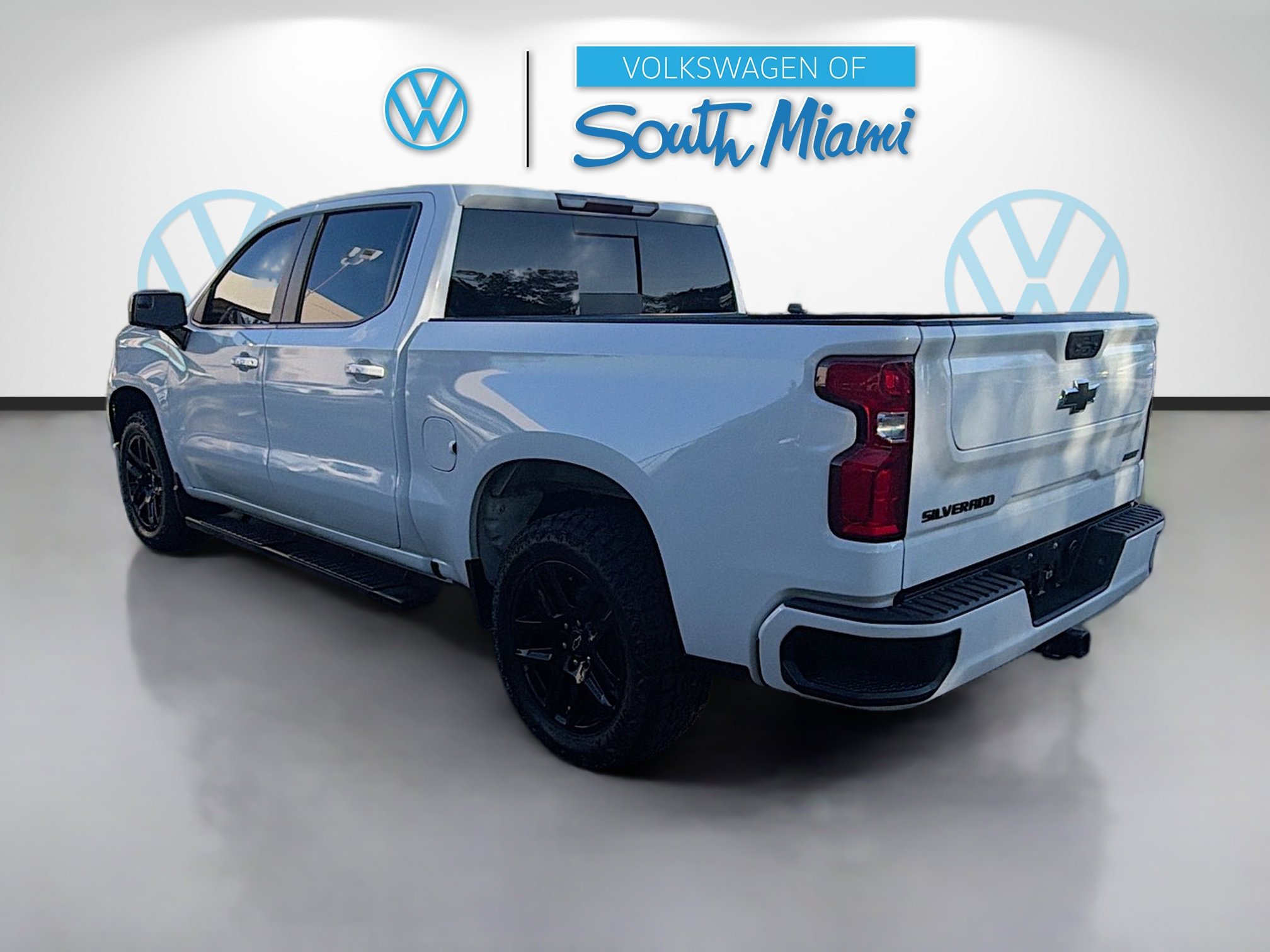 Used 2023 Chevrolet Silverado 1500 RST w/ Convenience Package II image 4