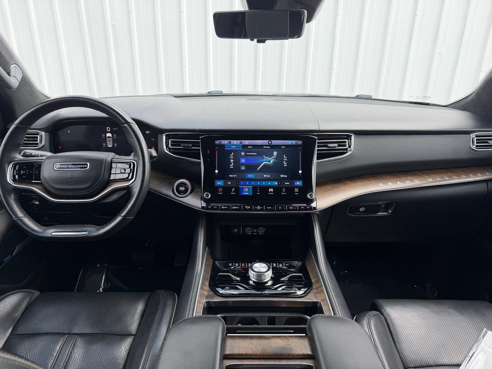 Used 2022 Jeep Grand Wagoneer Series II AWD/4WD image 12