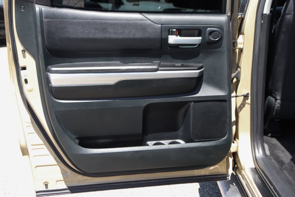 Used 2017 Toyota Tundra SR5 w/ SR5 Upgrade Package RWD image 32