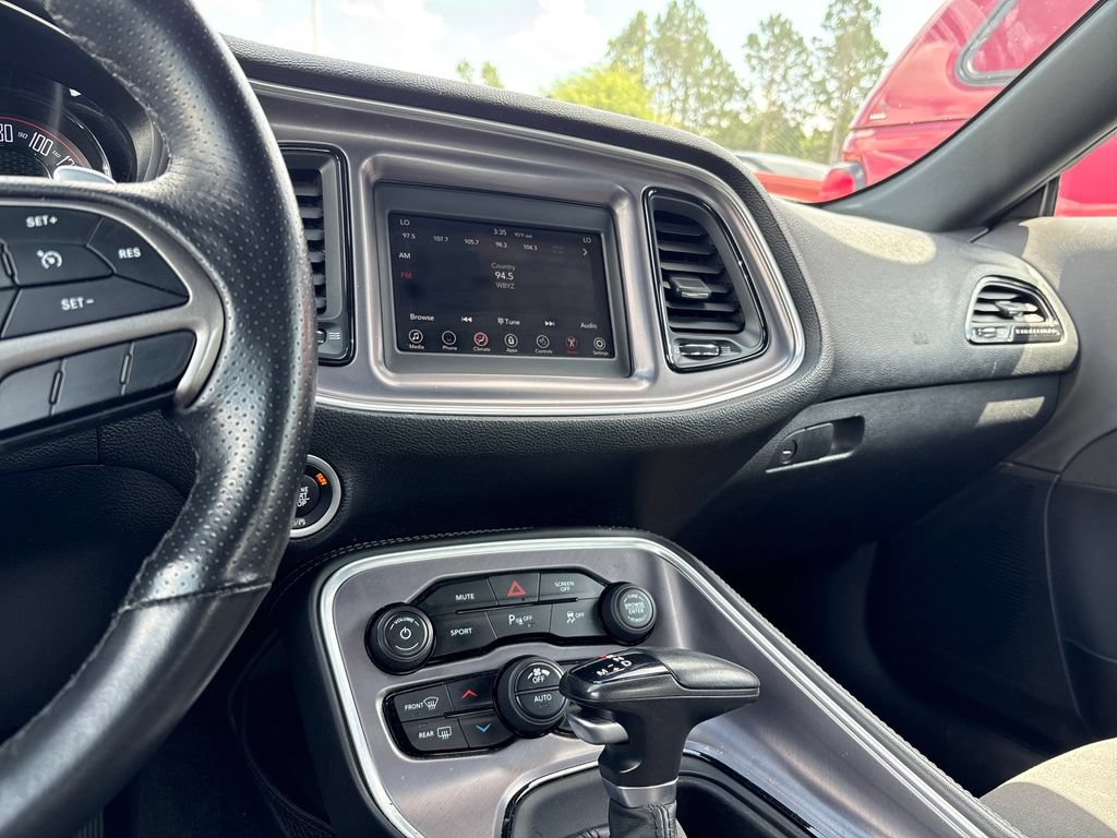 Used 2019 Dodge Challenger R/T w/ Driver Convenience Group RWD image 11
