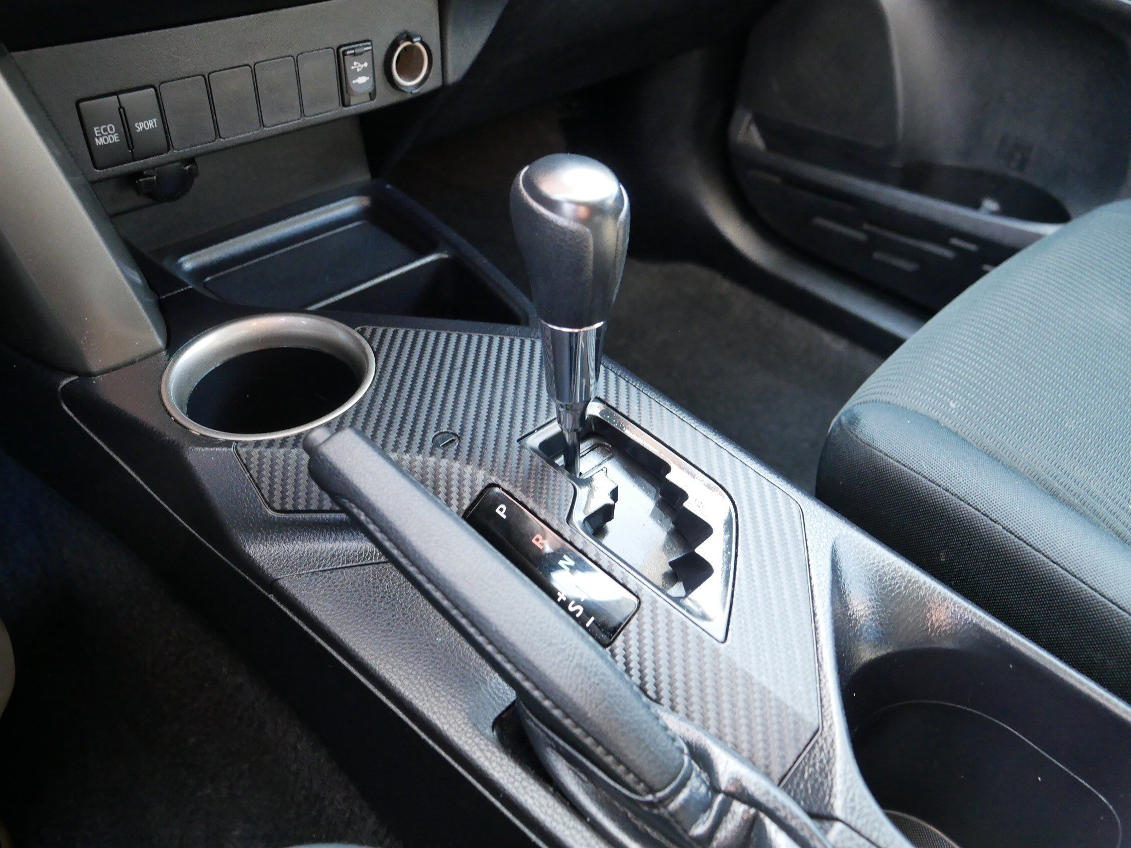 Used 2015 Toyota RAV4 LE image 21