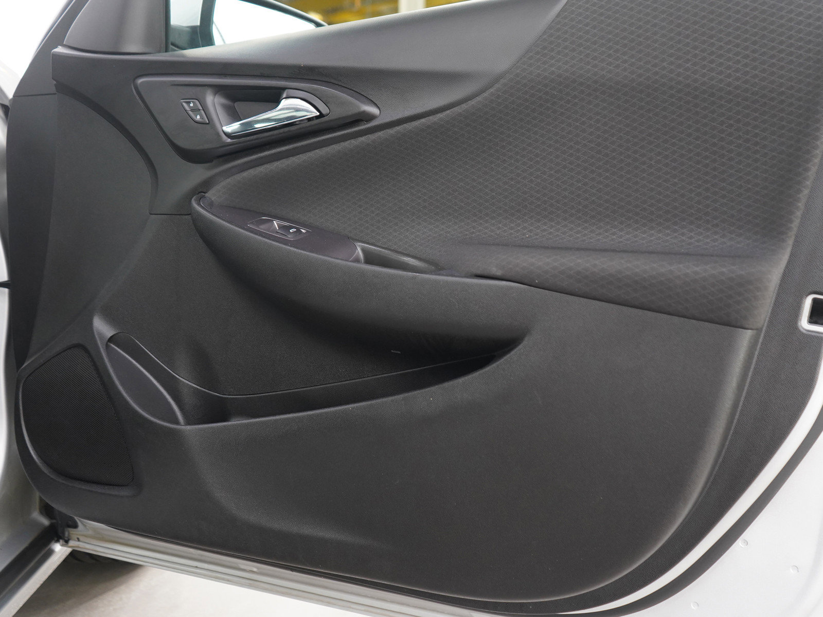 Used 2021 Chevrolet Malibu LT FWD image 9