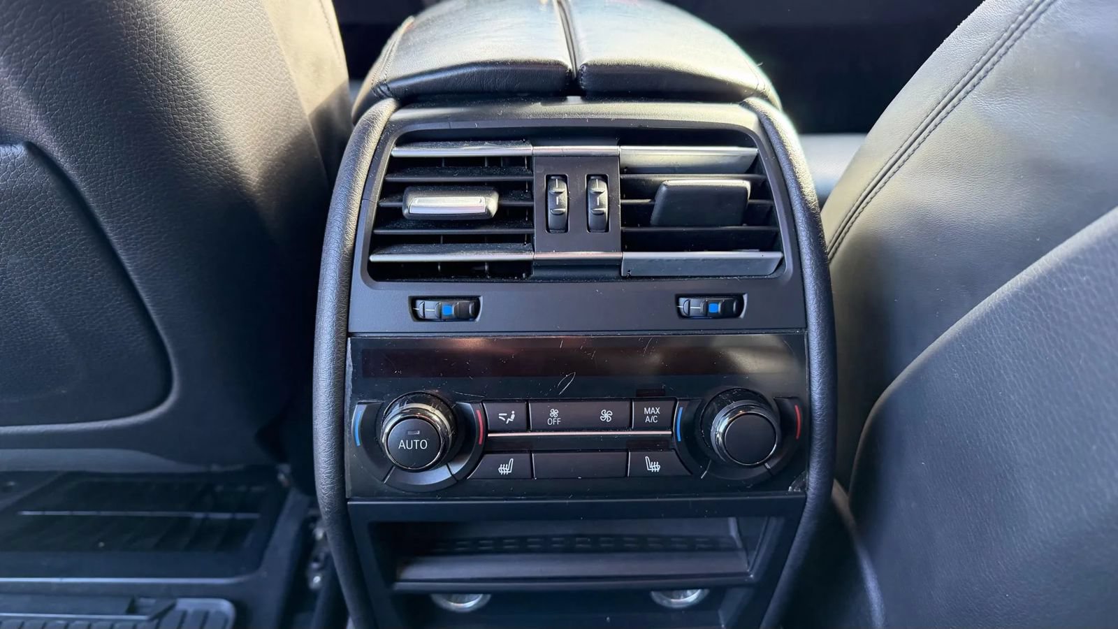 Used 2013 BMW 750i xDrive AWD/4WD image 22