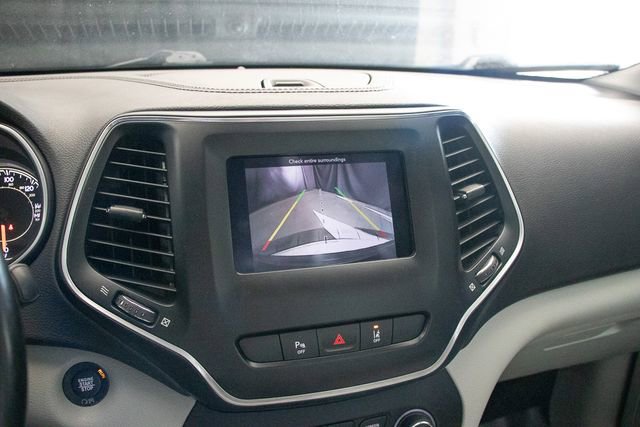 Used 2021 Jeep Cherokee Latitude Lux w/ Trailer Tow Group image 33