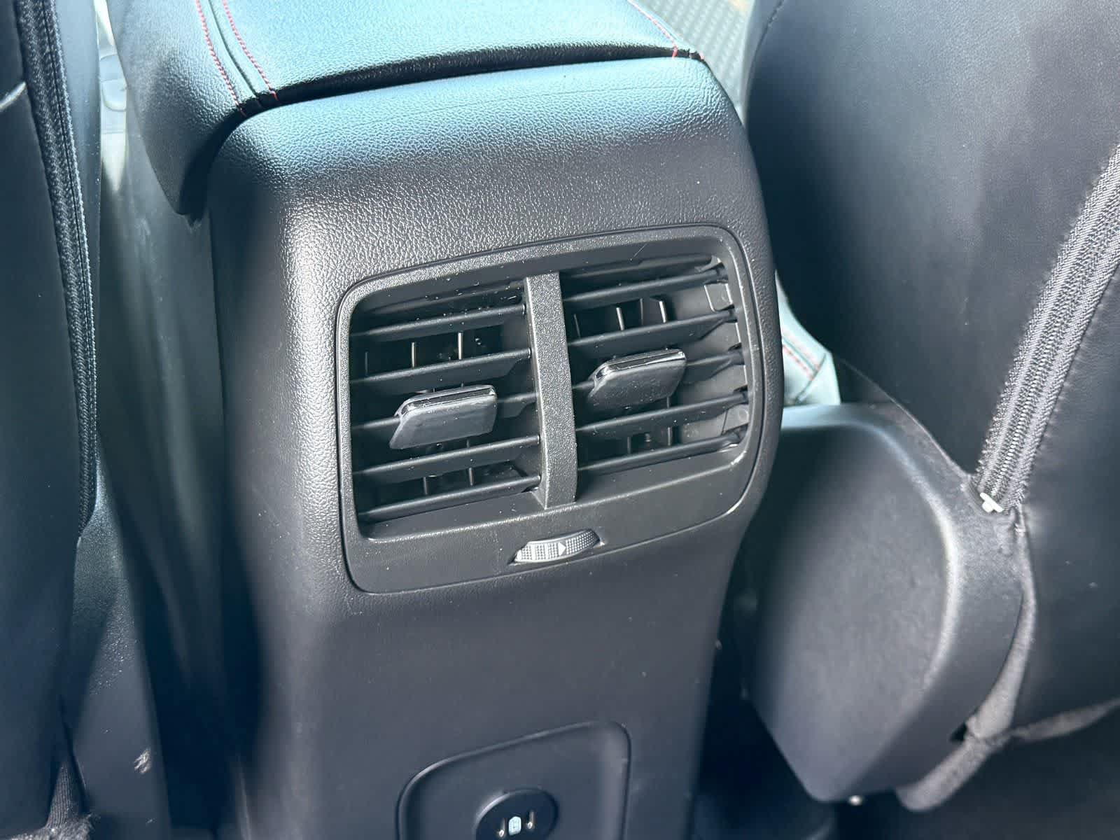 Used 2025 Ford Escape ST-Line Select AWD/4WD image 26