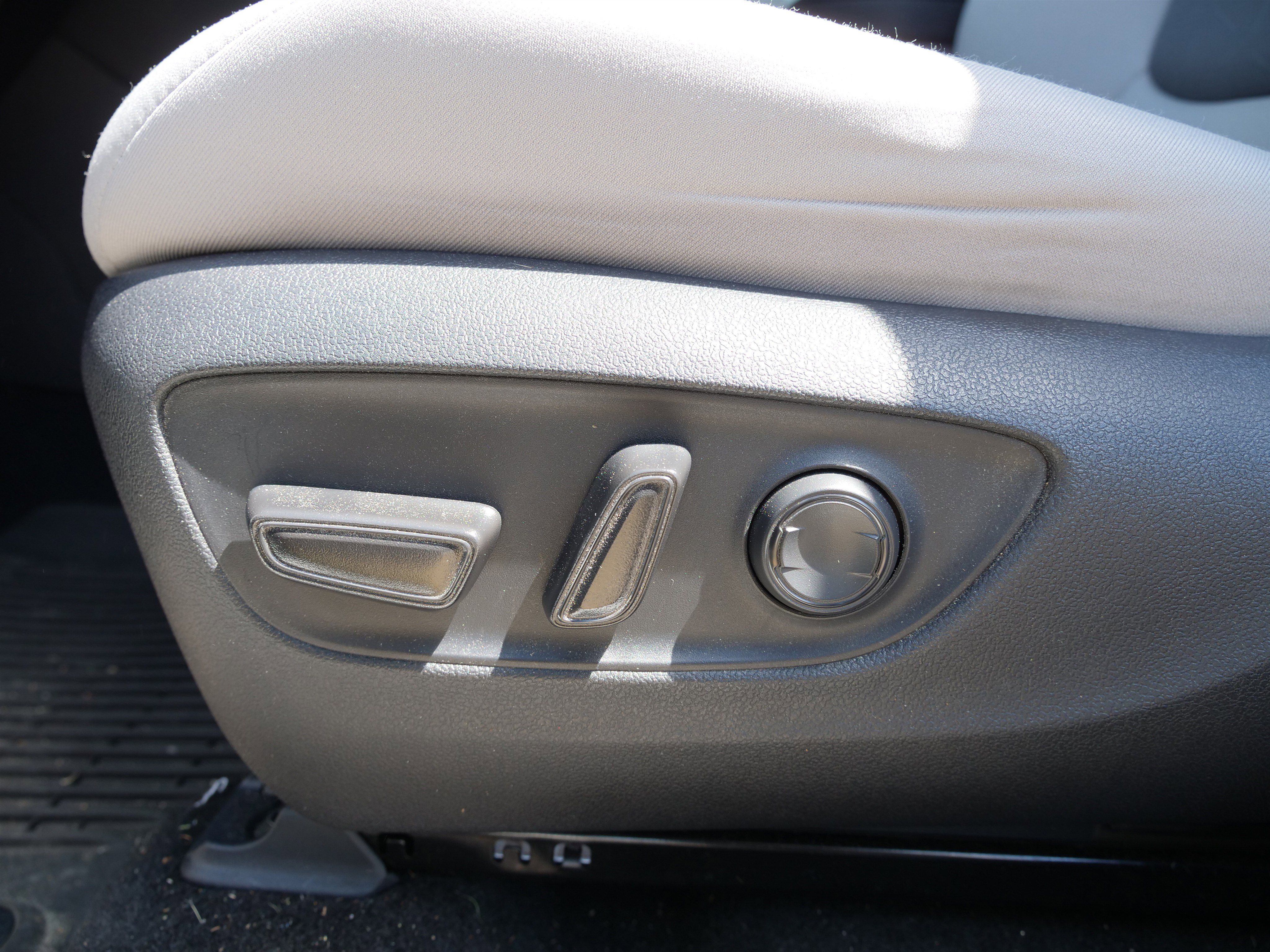 Used 2024 Toyota RAV4 XLE image 17