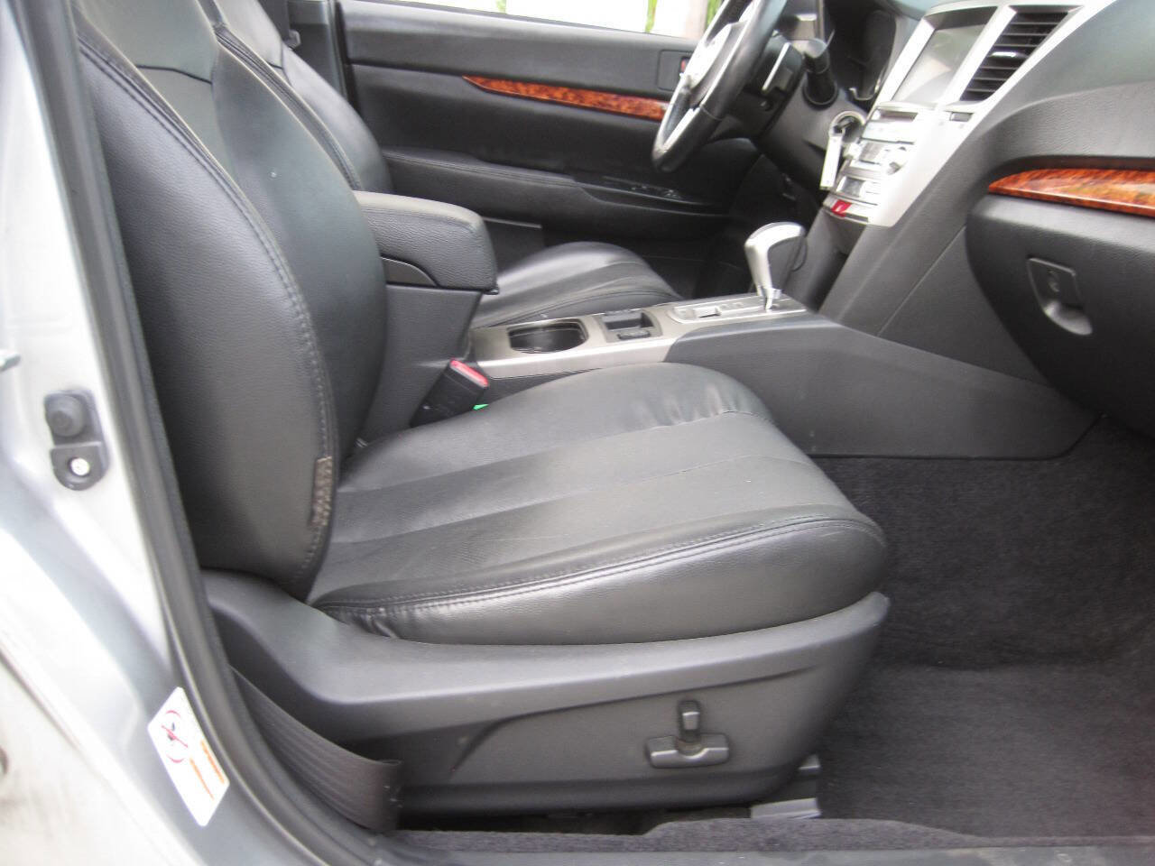 Used 2011 Subaru Outback 3.6R Limited image 26