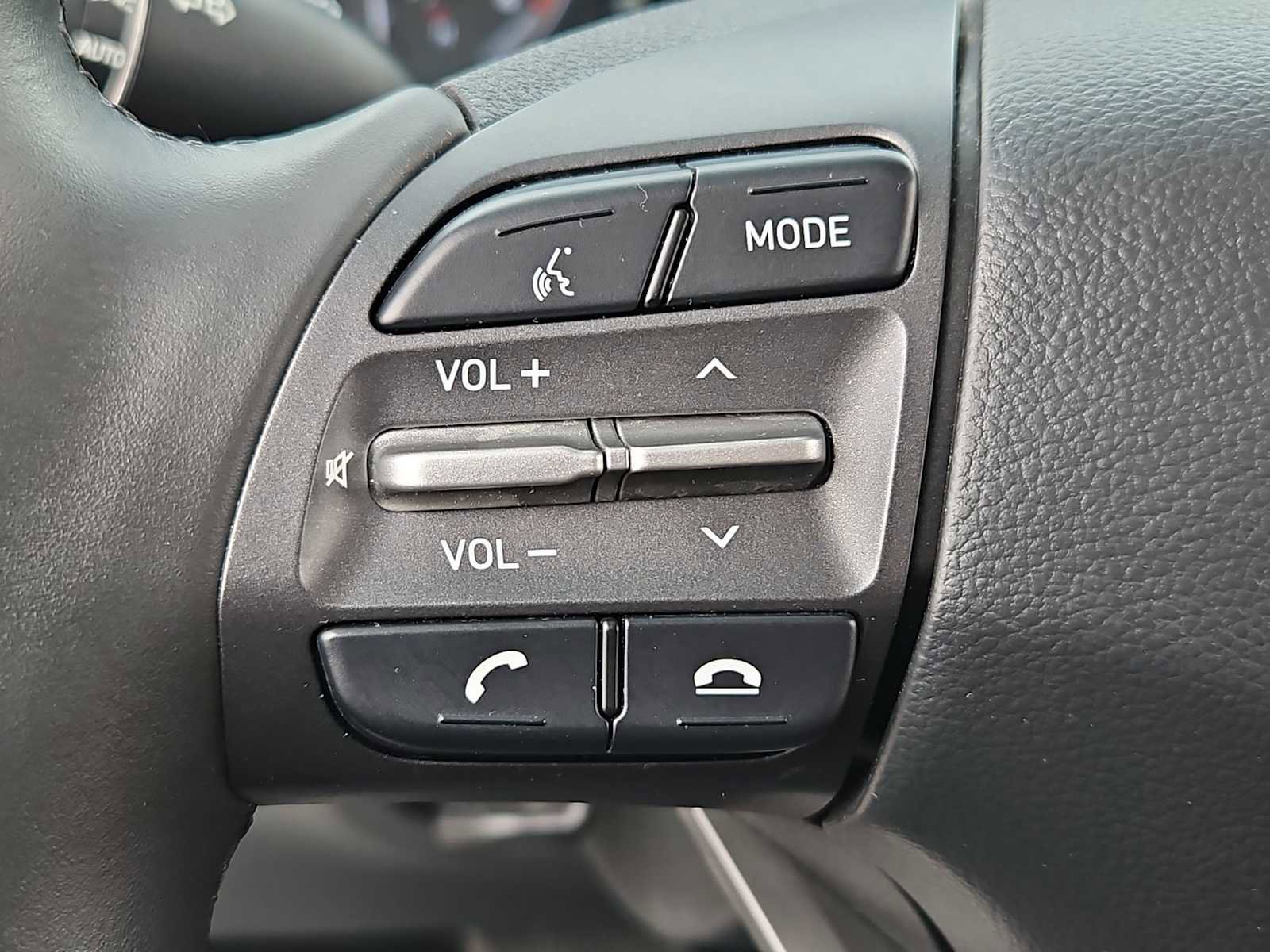 Certified 2021 Hyundai Kona SEL w/ Cargo Package image 23