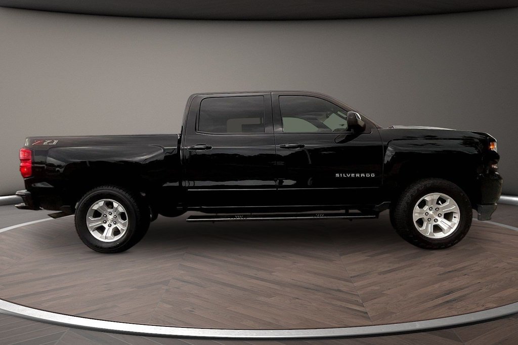 Used 2018 Chevrolet Silverado 1500 LT w/ All Star Edition AWD/4WD image 9