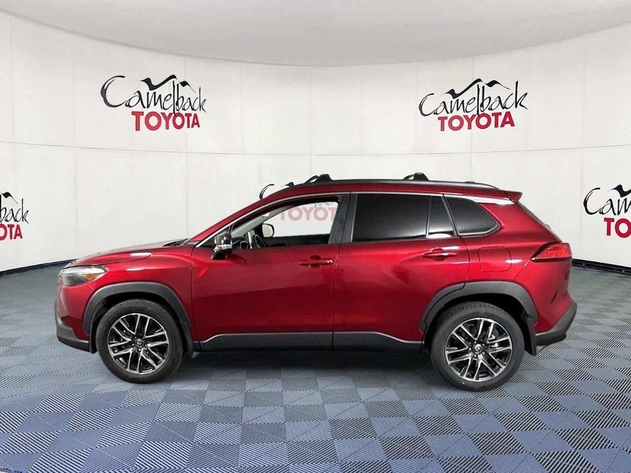 Used 2026 Toyota Corolla Cross XLE w/ Convenience Package image 4