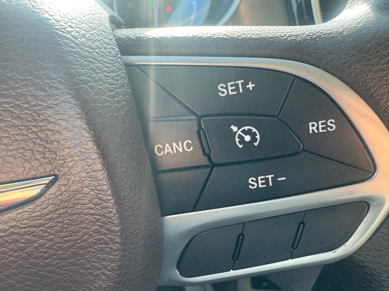 Used 2017 Chrysler Pacifica Touring image 16