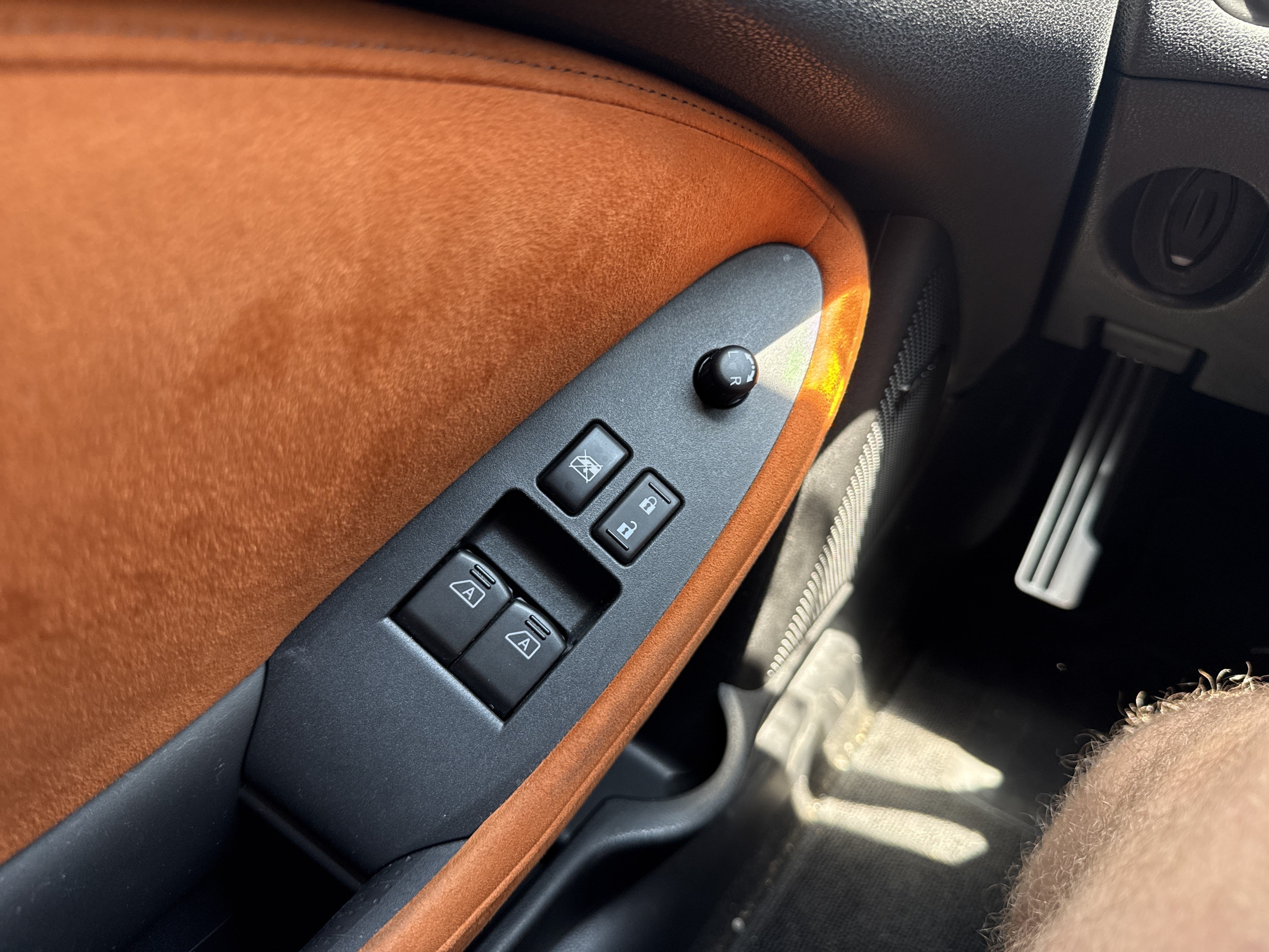 Used 2014 Nissan 370Z Touring w/ Sport Package RWD image 15