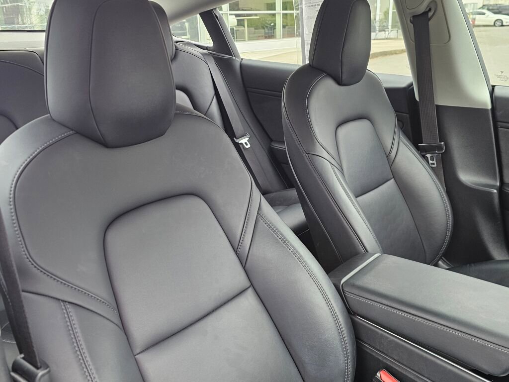 Used 2018 Tesla Model 3 Long Range RWD image 13