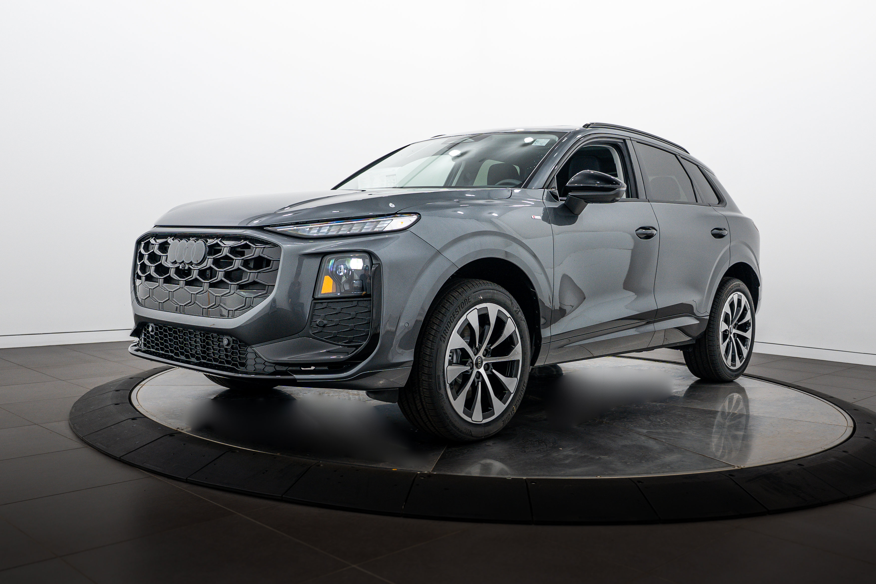 New 2026 Audi Q3 quattro 2.0T AWD/4WD image 7