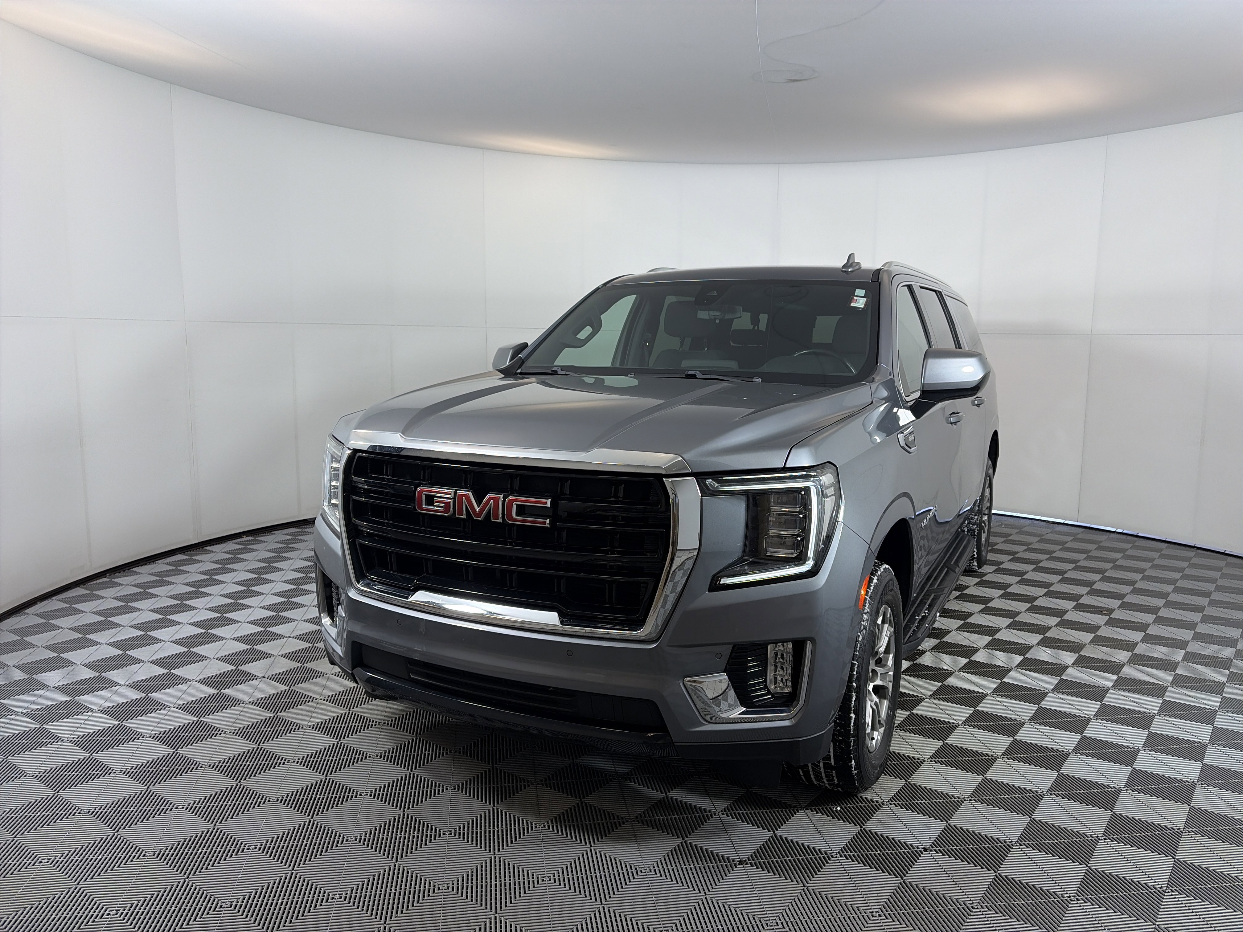 Certified 2022 GMC Yukon XL SLE w/ Max Trailering Package image 2