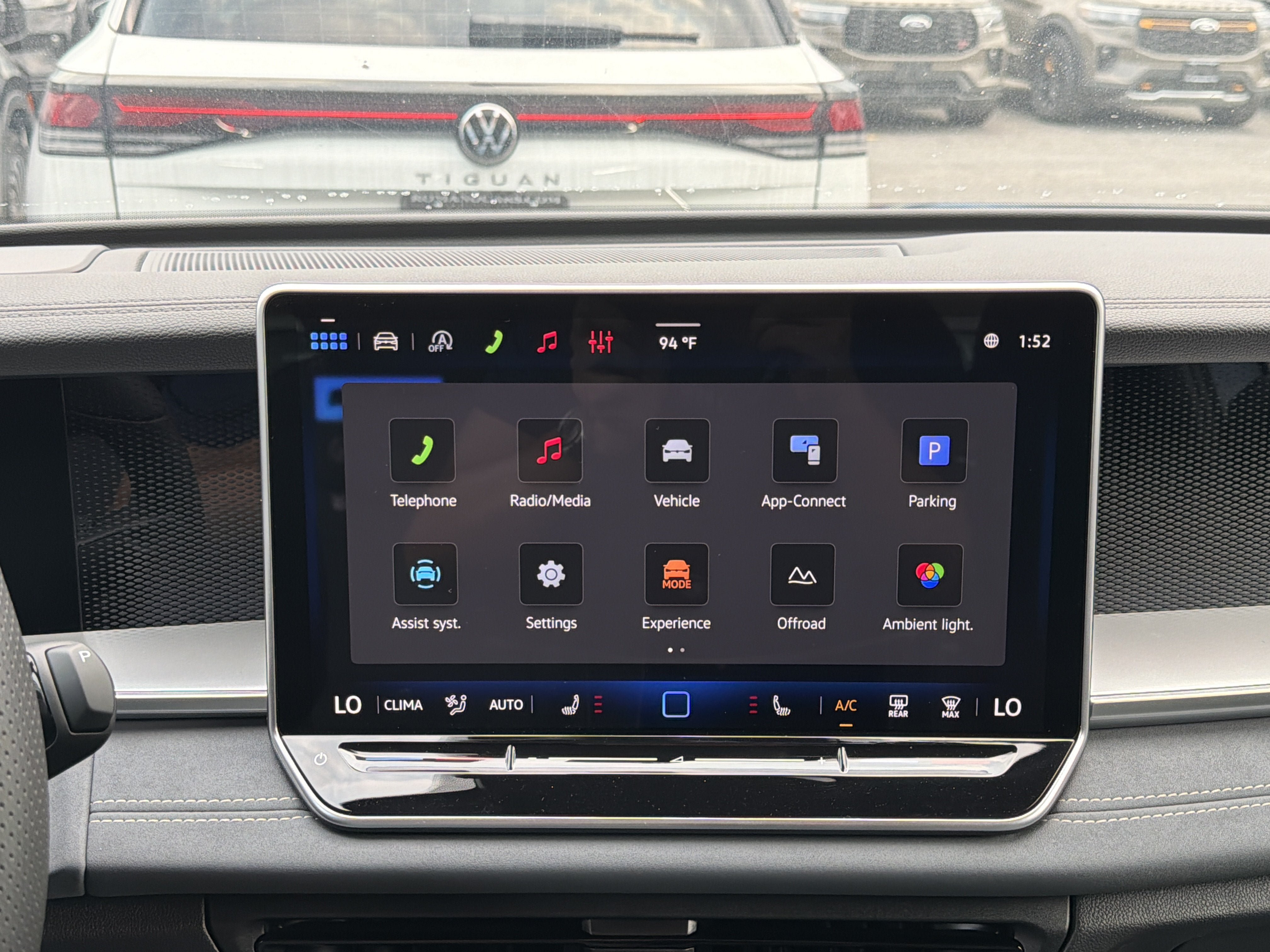 New 2026 Volkswagen Tiguan SE R-Line AWD/4WD image 17