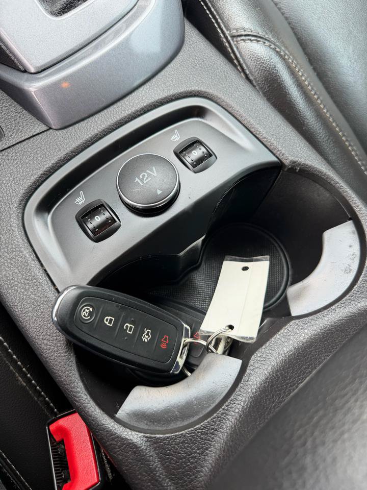 Used 2014 Ford Focus Titanium FWD image 23