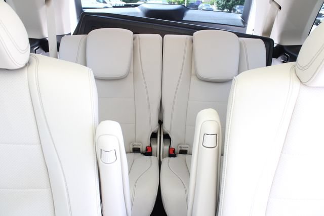 Used 2024 Mercedes-Benz GLS 450 4MATIC image 23