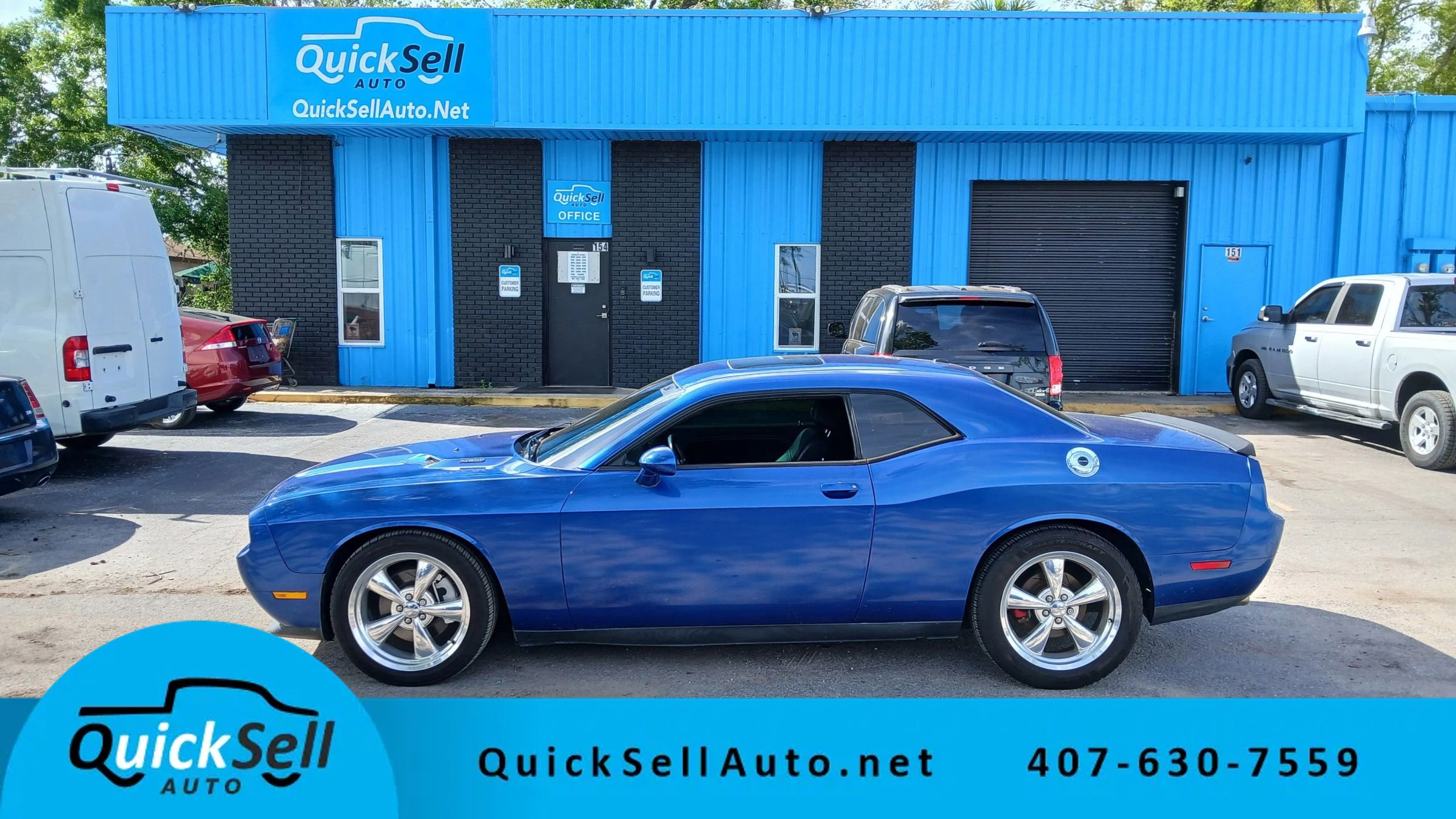 Used 2012 Dodge Challenger R/T RWD image 1